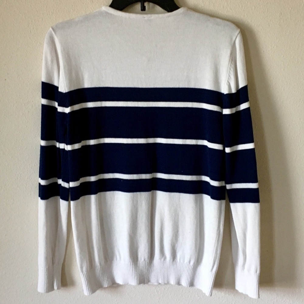 sweater - Picture 4 of 4